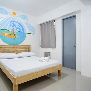 Frank Lloyd Apartelle , Manila Filipinas